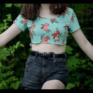 Green floral cropped shirt